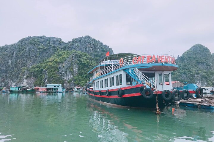 Heldags båttur som utforskar Lan Ha och Ha Long Bay från Cat Ba, med kajakpaddling och bad, foto 6 | wizardtrip