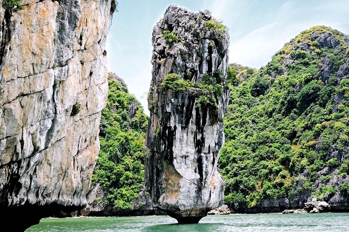 Heldags båttur som utforskar Lan Ha och Ha Long Bay från Cat Ba, med kajakpaddling och bad, foto 20 | wizardtrip