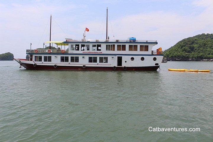 Cruise through the stunning limestone karsts of Lan Ha and Ha Long Bay on a multi-day adventure from Cat Ba, photo 15 | wizardtrip