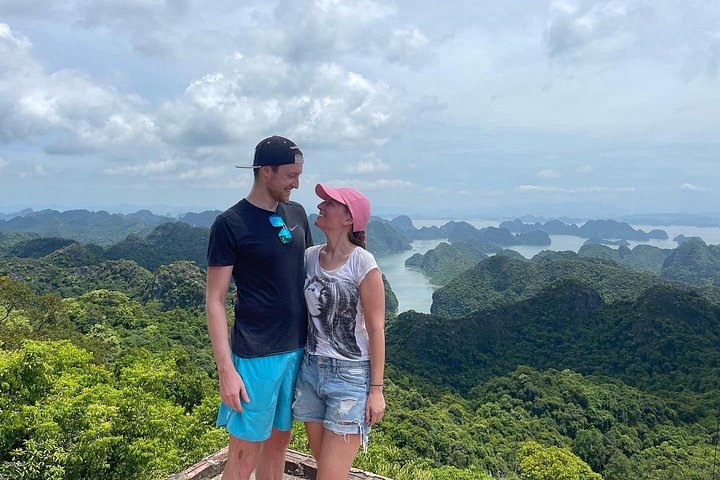 Cruise through the stunning limestone karsts of Lan Ha and Ha Long Bay on a multi-day adventure from Cat Ba, photo 22 | wizardtrip