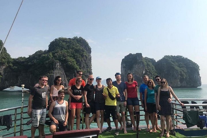 Cruise through the stunning limestone karsts of Lan Ha and Ha Long Bay on a multi-day adventure from Cat Ba, photo 23 | wizardtrip