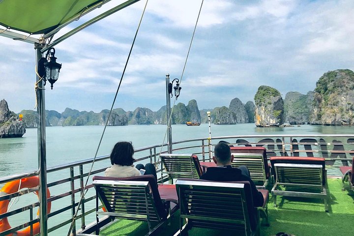 Cruise through the stunning limestone karsts of Lan Ha and Ha Long Bay on a multi-day adventure from Cat Ba, photo 27 | wizardtrip