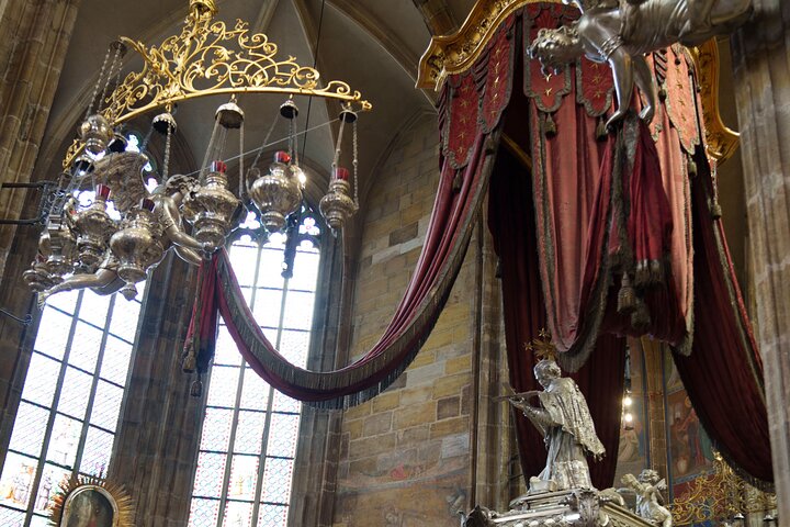 Geführte Tour durch die Prager Burg, einschließlich Veitsdom und Goldenem Gässchen, Foto 6 | wizardtrip