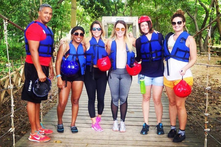Passeio de aventura às 27 Cascatas de Damajagua em Puerto Plata, República Dominicana, com escorregas e piscinas naturais, foto 7 | wizardtrip