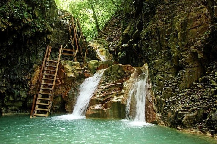 Passeio de aventura às 27 Cascatas de Damajagua em Puerto Plata, República Dominicana, com escorregas e piscinas naturais, foto 12 | wizardtrip