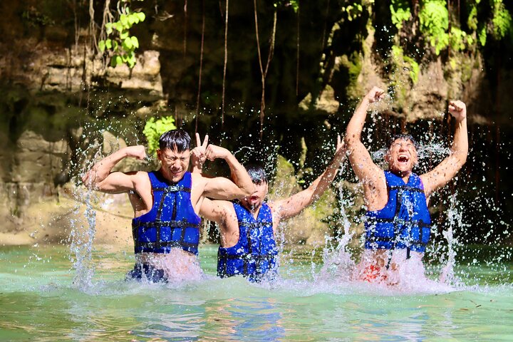 Passeio de aventura às 27 Cascatas de Damajagua em Puerto Plata, República Dominicana, com escorregas e piscinas naturais, foto 13 | wizardtrip