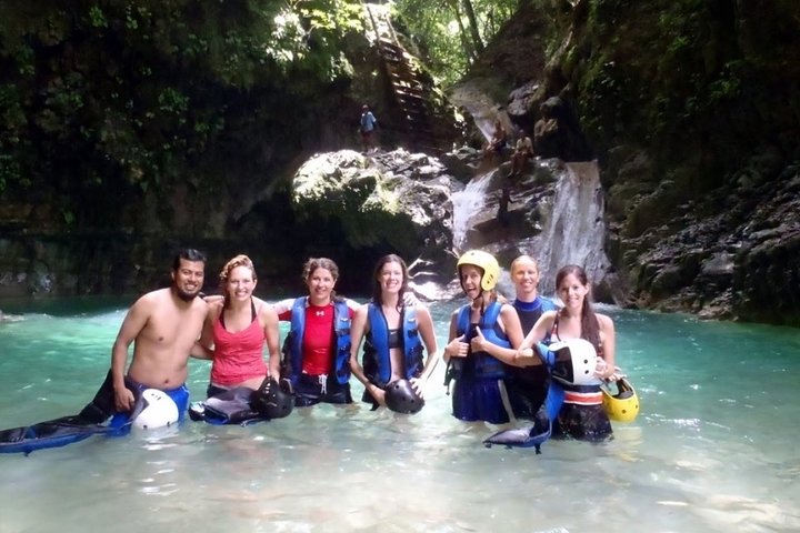 Passeio de aventura às 27 Cascatas de Damajagua em Puerto Plata, República Dominicana, com escorregas e piscinas naturais, foto 14 | wizardtrip
