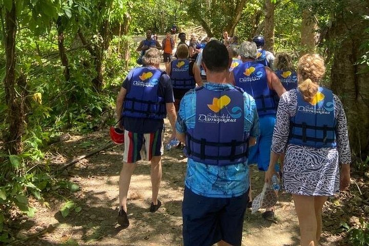 Passeio de aventura às 27 Cascatas de Damajagua em Puerto Plata, República Dominicana, com escorregas e piscinas naturais, foto 17 | wizardtrip