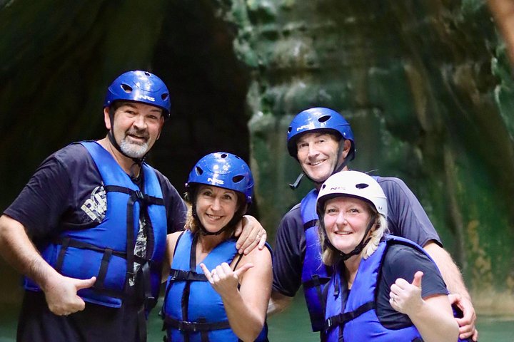 Passeio de aventura às 27 Cascatas de Damajagua em Puerto Plata, República Dominicana, com escorregas e piscinas naturais, foto 24 | wizardtrip