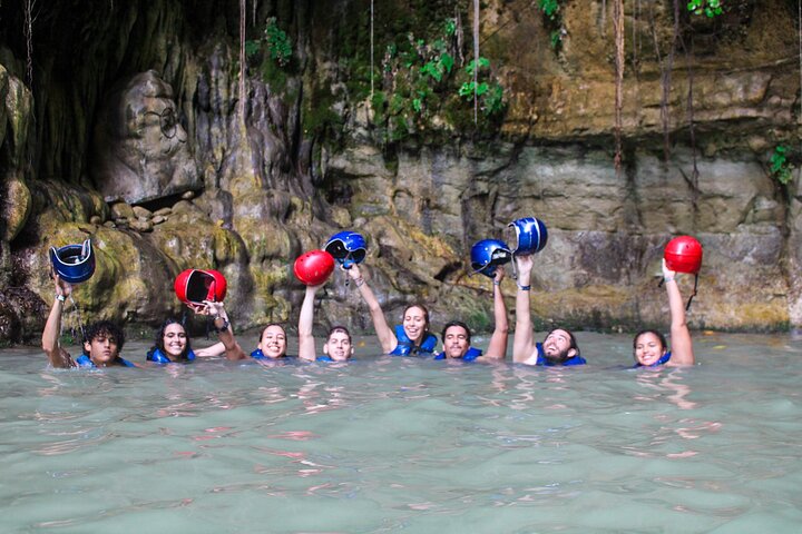 Passeio de aventura às 27 Cascatas de Damajagua em Puerto Plata, República Dominicana, com escorregas e piscinas naturais, foto 29 | wizardtrip