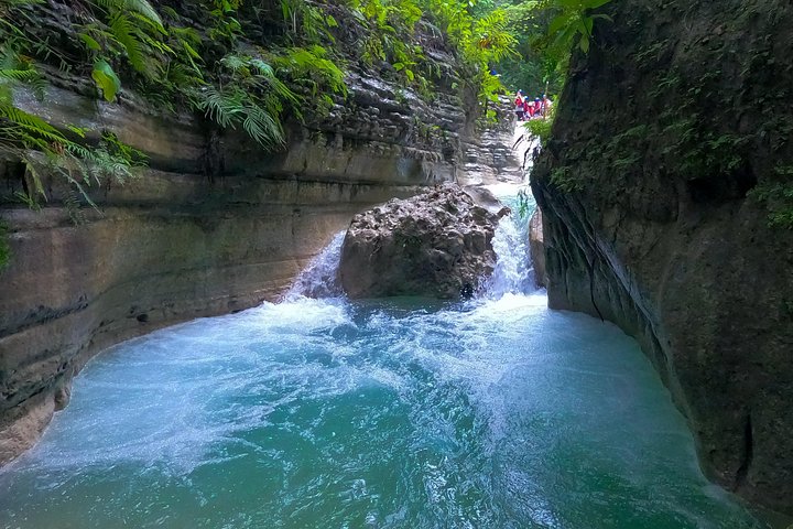 Passeio de aventura às 27 Cascatas de Damajagua em Puerto Plata, República Dominicana, com escorregas e piscinas naturais, foto 34 | wizardtrip