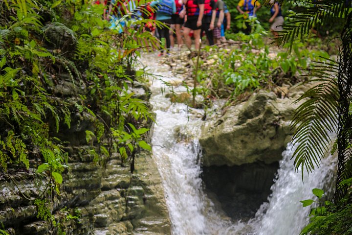 Passeio de aventura às 27 Cascatas de Damajagua em Puerto Plata, República Dominicana, com escorregas e piscinas naturais, foto 44 | wizardtrip