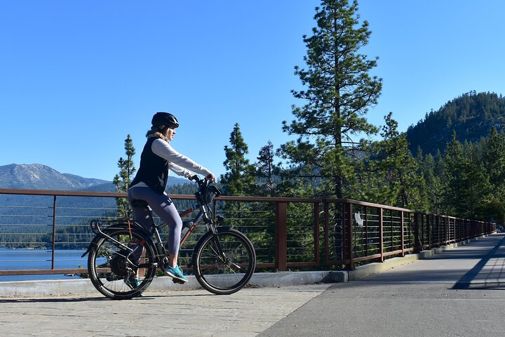 Självguidad e-cykeltur längs Lake Tahoes East Shore Trail, med natursköna vyer och strandåtkomst, foto 13 | wizardtrip