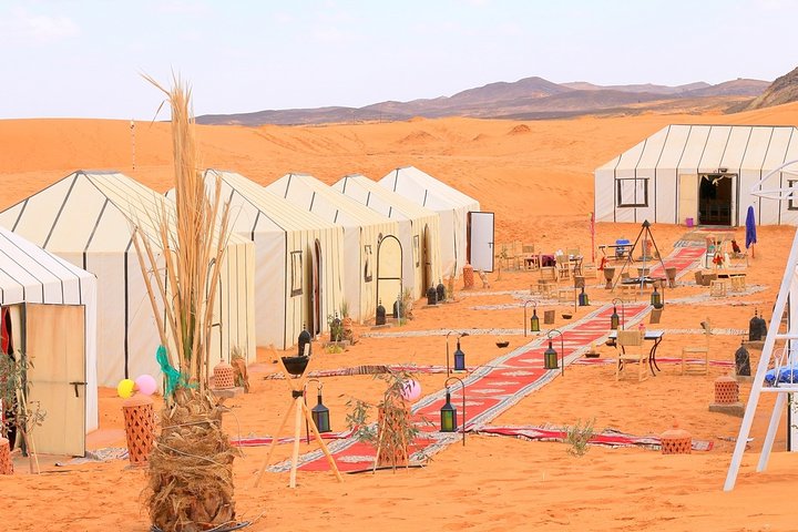 3 jours Marrakech - Désert Merzouga avec camp de luxe et chameaux | wizardtrip