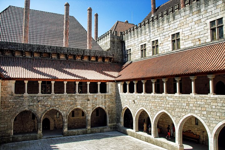 Guidet tur i Braga og Guimarães fra Porto med historiske steder, lokal mad og naturskønne udsigter, foto 11 | wizardtrip