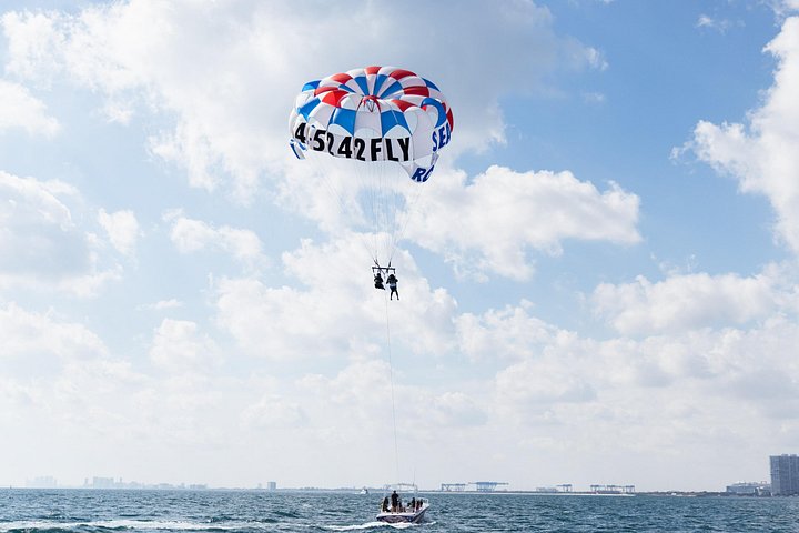 Aventure en parachute ascensionnel au-dessus de l'océan à Fort Lauderdale, Floride, offrant des vues côtières magnifiques, photo 21 | wizardtrip