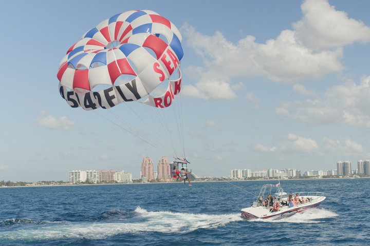 Aventure en parachute ascensionnel au-dessus de l'océan à Fort Lauderdale, Floride, offrant des vues côtières magnifiques, photo 27 | wizardtrip