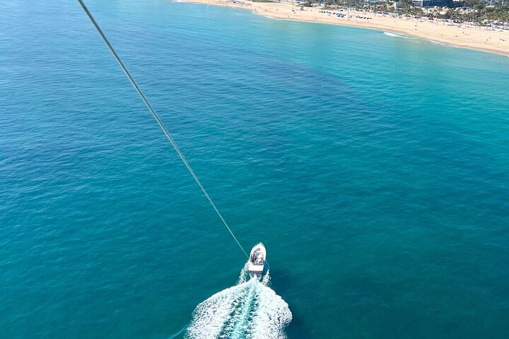 Aventure en parachute ascensionnel au-dessus de l'océan à Fort Lauderdale, Floride, offrant des vues côtières magnifiques, photo 28 | wizardtrip