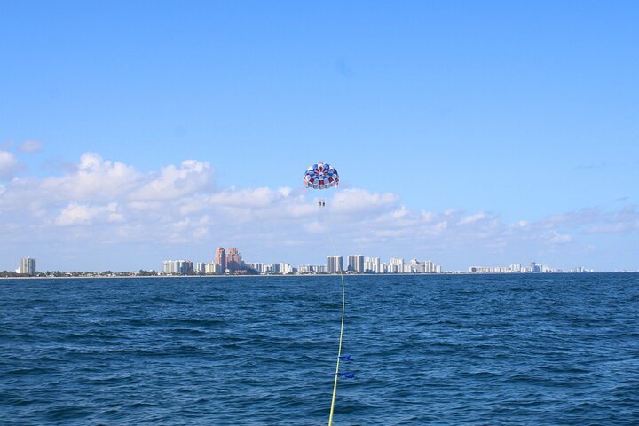Aventure en parachute ascensionnel au-dessus de l'océan à Fort Lauderdale, Floride, offrant des vues côtières magnifiques, photo 40 | wizardtrip