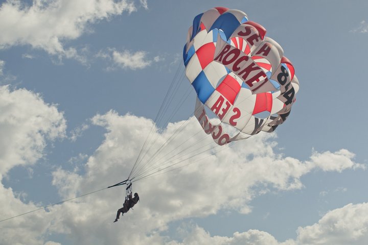 Aventure en parachute ascensionnel au-dessus de l'océan à Fort Lauderdale, Floride, offrant des vues côtières magnifiques, photo 49 | wizardtrip