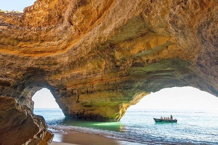 Bootstour zur Benagil-Höhle ab Armação de Pêra | wizardtrip