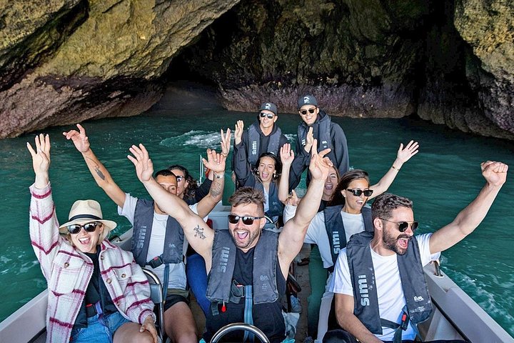 Tour en barco explorando las cuevas de Benagil y las impresionantes playas del Algarve, foto 8 | wizardtrip