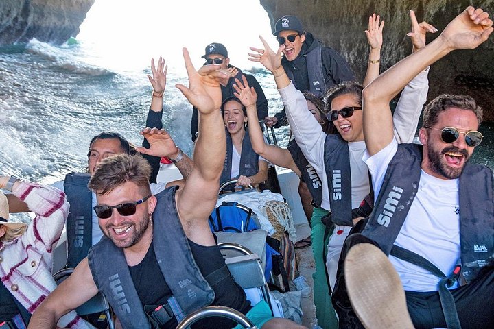Tour en barco explorando las cuevas de Benagil y las impresionantes playas del Algarve, foto 11 | wizardtrip