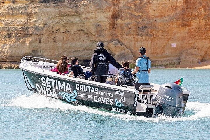 Tour en barco explorando las cuevas de Benagil y las impresionantes playas del Algarve, foto 12 | wizardtrip