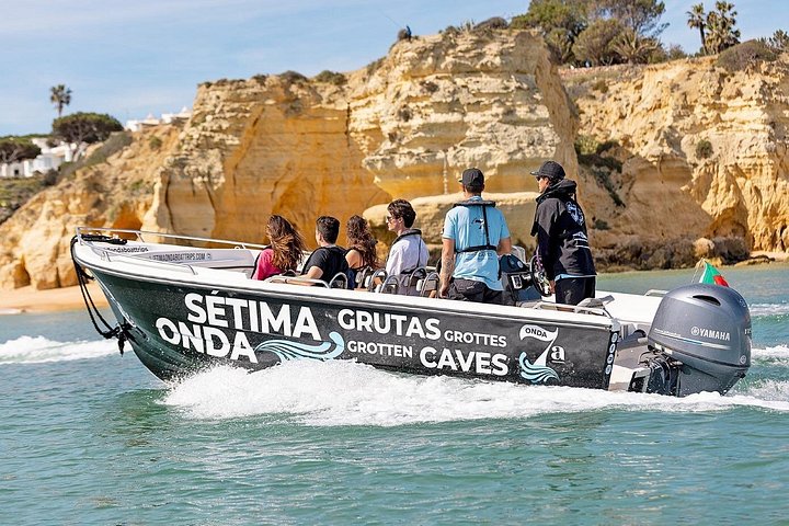 Tour en barco explorando las cuevas de Benagil y las impresionantes playas del Algarve, foto 13 | wizardtrip