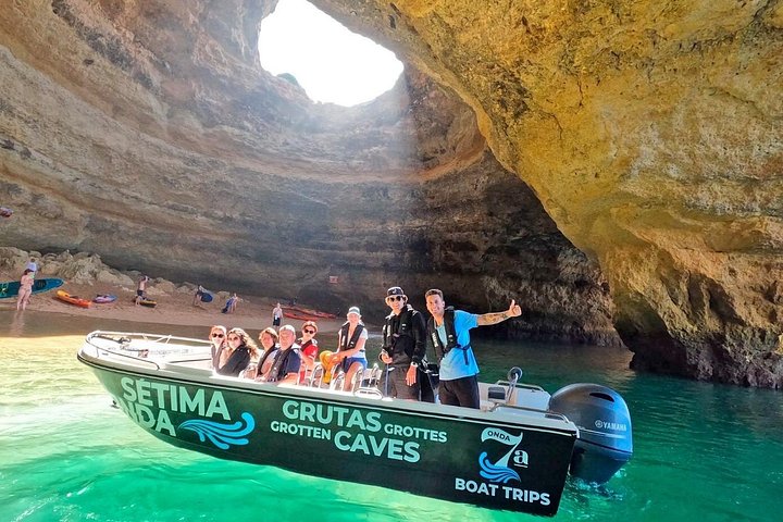 Tour en barco explorando las cuevas de Benagil y las impresionantes playas del Algarve, foto 18 | wizardtrip