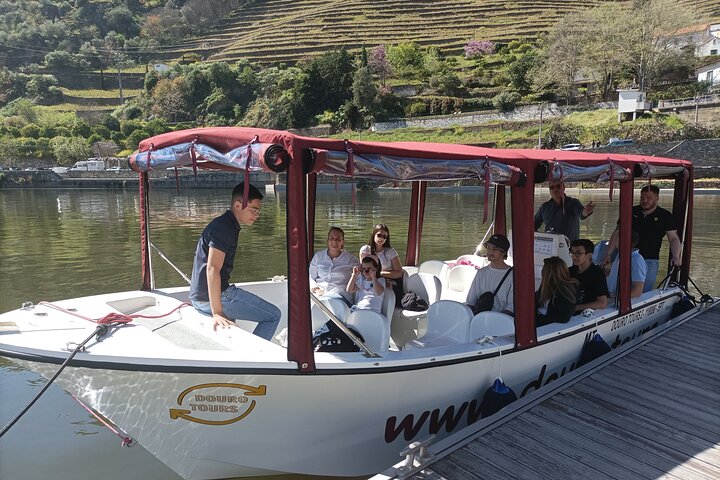Genießen Sie eine malerische 50-minütige Bootsfahrt auf dem Douro in Pinhão, Portugal, mit Blick auf Weinberge und Portwein, Foto 7 | wizardtrip
