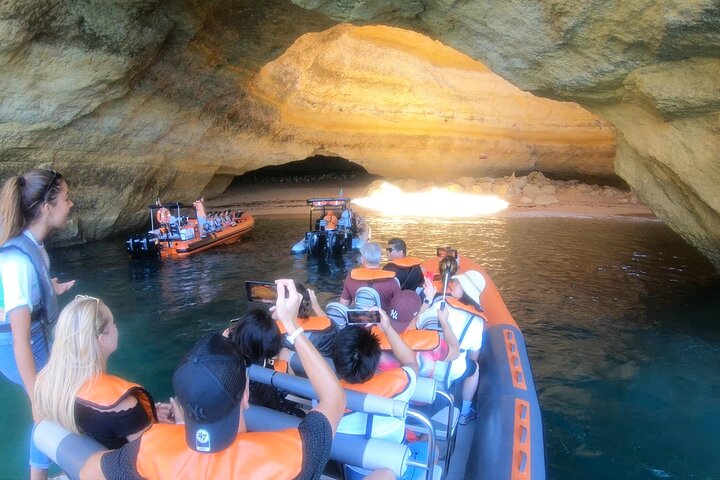 Excursión en barco a las famosas cuevas de Benagil desde Lagos, Portugal, foto 11 | wizardtrip
