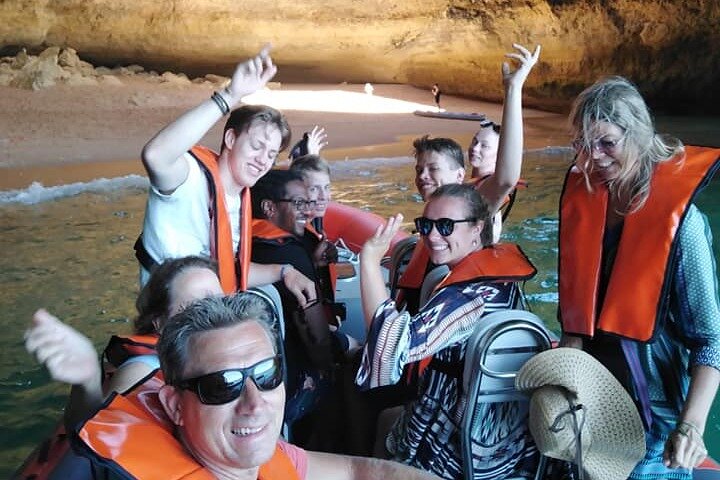Excursión en barco a las famosas cuevas de Benagil desde Lagos, Portugal, foto 12 | wizardtrip