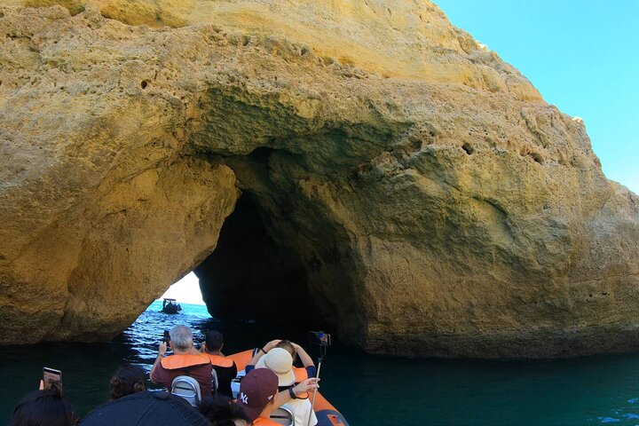 Excursión en barco a las famosas cuevas de Benagil desde Lagos, Portugal, foto 18 | wizardtrip