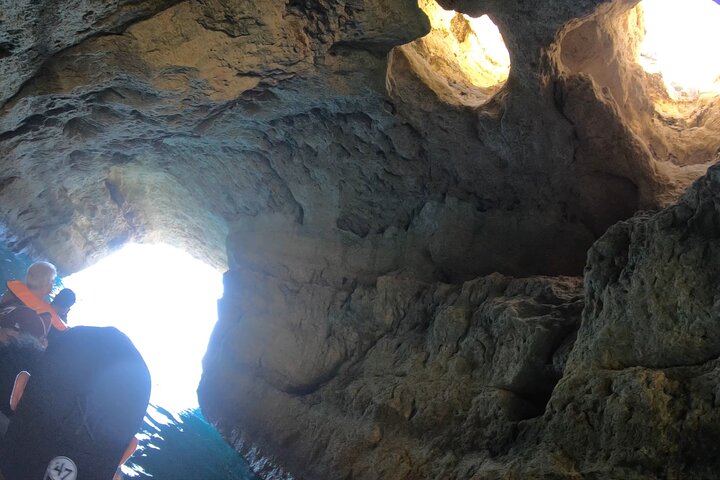 Excursión en barco a las famosas cuevas de Benagil desde Lagos, Portugal, foto 19 | wizardtrip