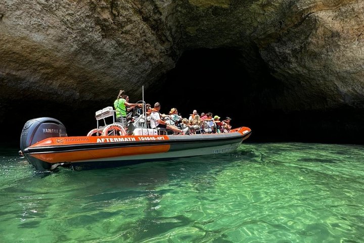 Excursión en barco a las famosas cuevas de Benagil desde Lagos, Portugal, foto 26 | wizardtrip