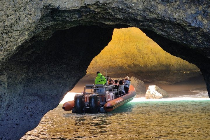 Excursión en barco a las famosas cuevas de Benagil desde Lagos, Portugal, foto 32 | wizardtrip