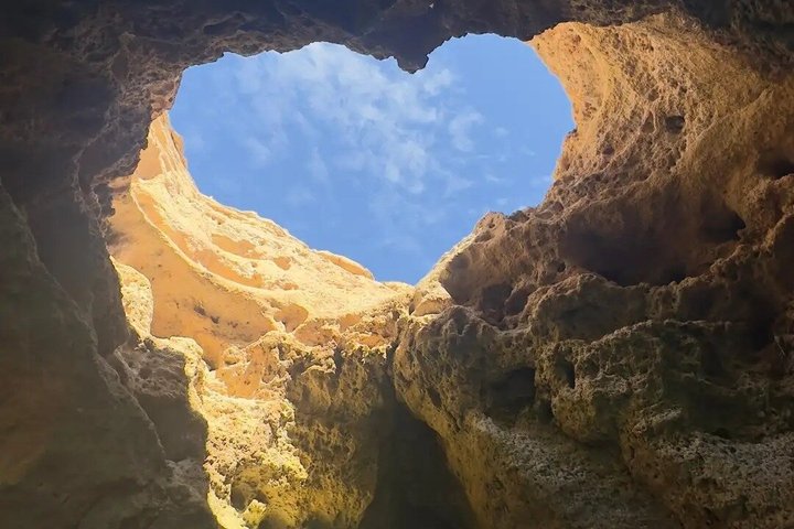 Excursión en barco a las famosas cuevas de Benagil desde Lagos, Portugal, foto 35 | wizardtrip