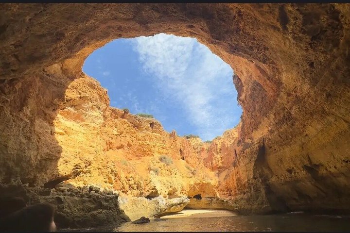Excursión en barco a las famosas cuevas de Benagil desde Lagos, Portugal, foto 36 | wizardtrip
