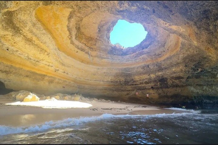 Excursión en barco a las famosas cuevas de Benagil desde Lagos, Portugal, foto 37 | wizardtrip