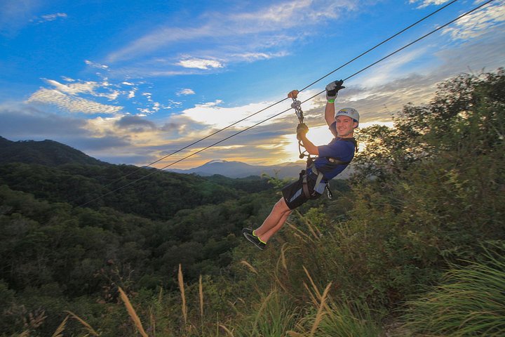 Ervaar een adrenaline-gevulde avontuurlijke tour in Puerto Vallarta met ziplines, abseilen en waterglijbanen, foto 7 | wizardtrip
