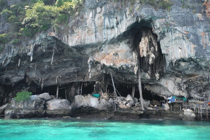 Verken de prachtige Phi Phi Eilanden, inclusief Maya Bay en Bamboo Island, tijdens een dagtocht vanuit Phuket, foto 9 | wizardtrip