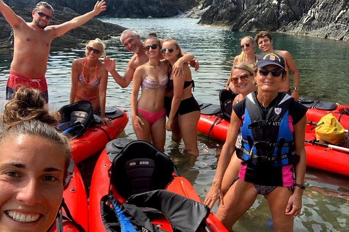 Kajak- og snorklingstur i Monterosso al Mare, Cinque Terre, Italien, udforskning af kysten og havlivet, foto 9 | wizardtrip