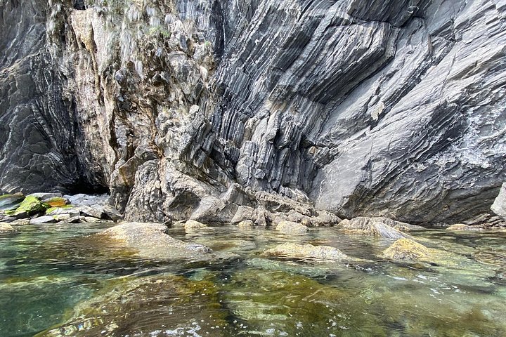 Kajak- og snorklingstur i Monterosso al Mare, Cinque Terre, Italien, udforskning af kysten og havlivet, foto 13 | wizardtrip