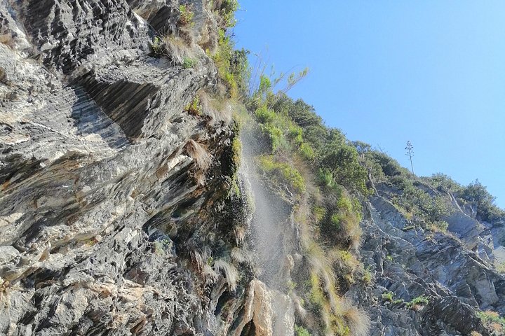 Kajak- og snorklingstur i Monterosso al Mare, Cinque Terre, Italien, udforskning af kysten og havlivet, foto 16 | wizardtrip