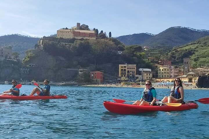 Kajak- og snorklingstur i Monterosso al Mare, Cinque Terre, Italien, udforskning af kysten og havlivet, foto 19 | wizardtrip