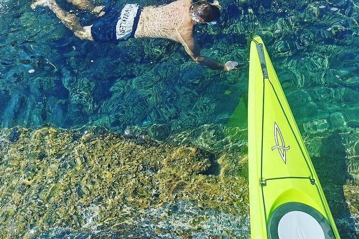 Kajak- og snorklingstur i Monterosso al Mare, Cinque Terre, Italien, udforskning af kysten og havlivet, foto 20 | wizardtrip