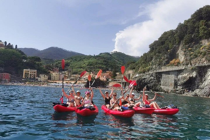 Kajak- og snorklingstur i Monterosso al Mare, Cinque Terre, Italien, udforskning af kysten og havlivet, foto 22 | wizardtrip