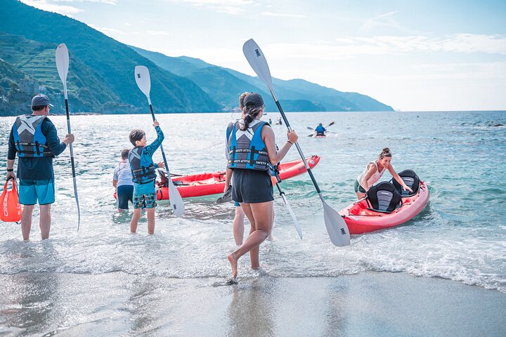 Kajak- og snorklingstur i Monterosso al Mare, Cinque Terre, Italien, udforskning af kysten og havlivet, foto 24 | wizardtrip