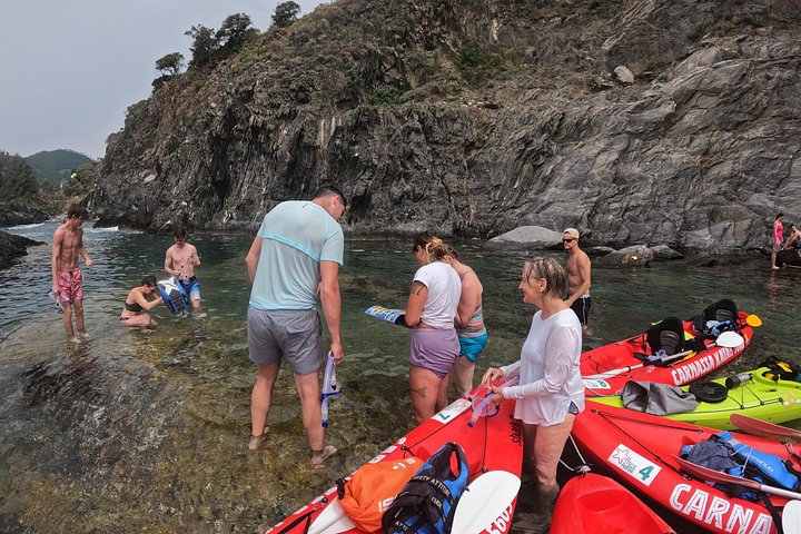 Kajak- og snorklingstur i Monterosso al Mare, Cinque Terre, Italien, udforskning af kysten og havlivet, foto 25 | wizardtrip